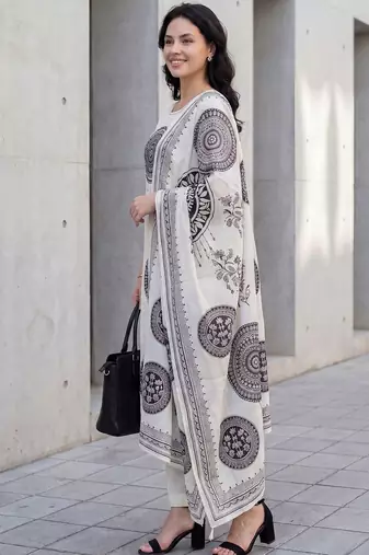 Women Ethnic Motifs Printed Cotton Kurta with Trousers & With Dupatta