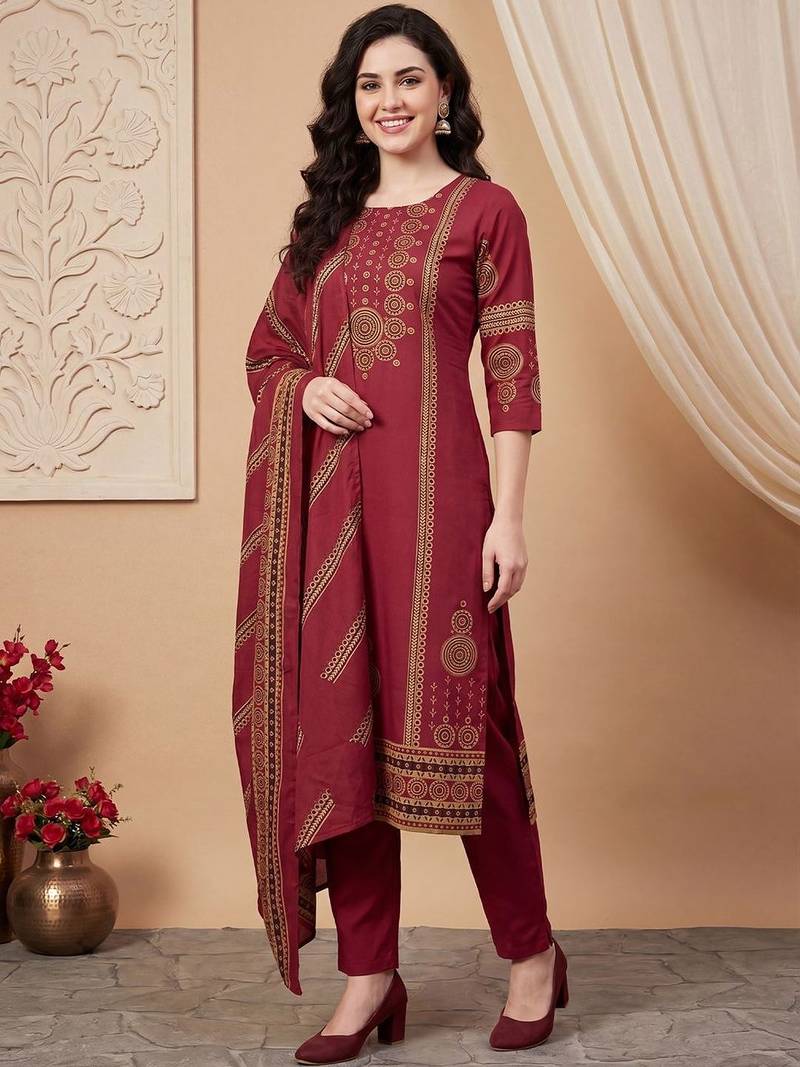 Women Ethnic Motifs Printed Cotton Kurta with Trousers & With Dupatta