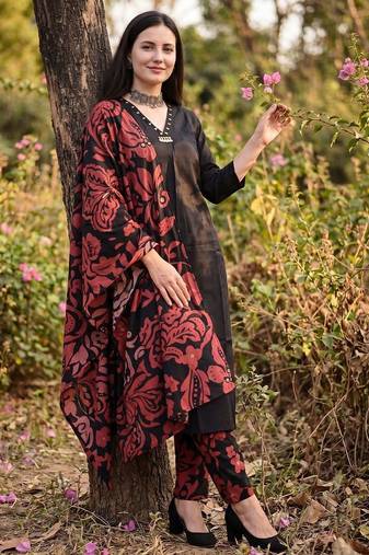 Women Ethnic Motifs Cotton Kurta with Trousers & With Dupatta