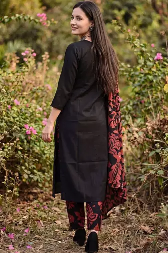 Women Ethnic Motifs Cotton Kurta with Trousers & With Dupatta