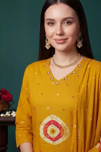 Women Bandhani Printed Cotton Kurta with Trousers & With Dupatta