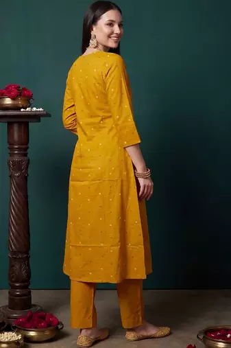 Women Bandhani Printed Cotton Kurta with Trousers & With Dupatta