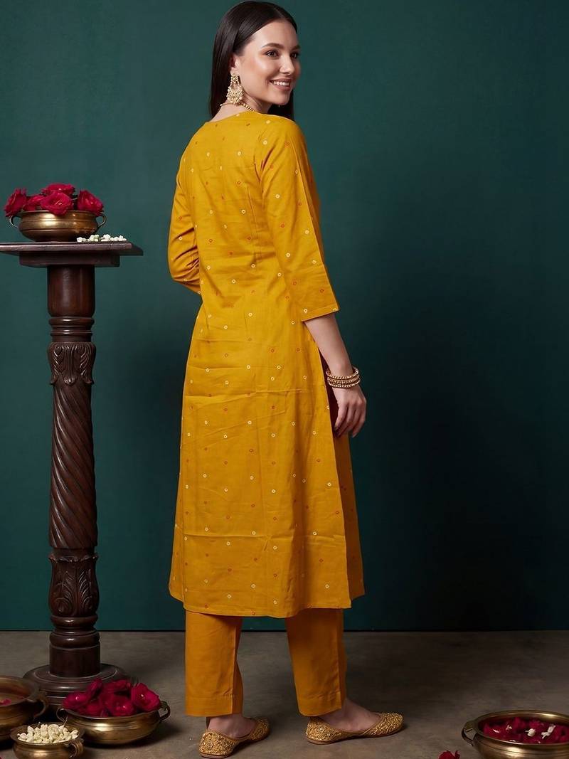 Women Bandhani Printed Cotton Kurta with Trousers & With Dupatta