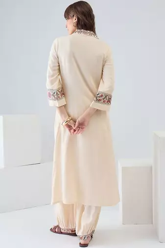 Women Floral Embroidered Thread Work Kurta with Patiala