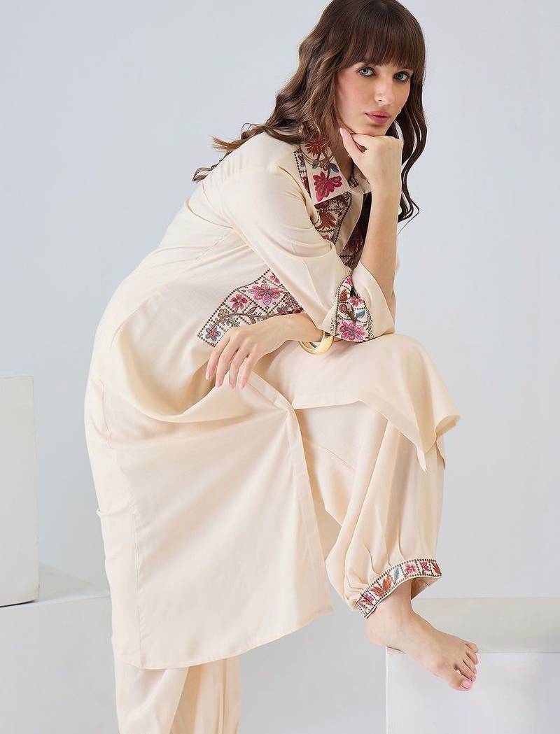 Women Floral Embroidered Thread Work Kurta with Patiala