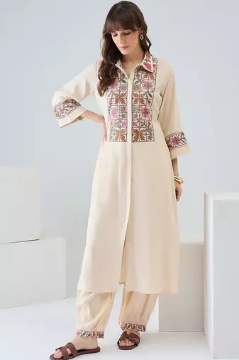 Women Floral Embroidered Thread Work Kurta with Patiala