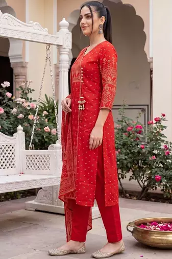 Women Ethnic Motifs Printed Cotton Kurta with Trousers & With Dupatta