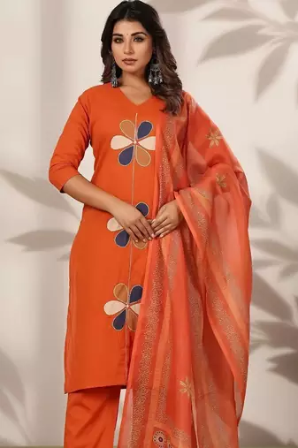 Women Floral Embroidered Patchwork Cotton Kurta with Trousers & With Dupatta
