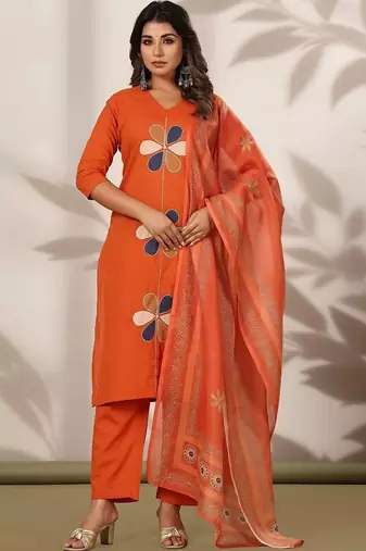 Women Floral Embroidered Patchwork Cotton Kurta with Trousers & With Dupatta
