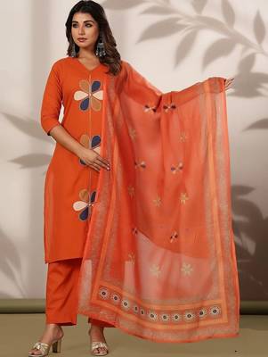 Women Floral Embroidered Patchwork Cotton Kurta with Trousers & With Dupatta 5