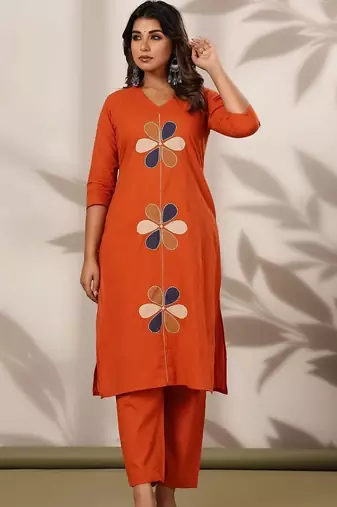 Women Floral Embroidered Patchwork Cotton Kurta with Trousers & With Dupatta