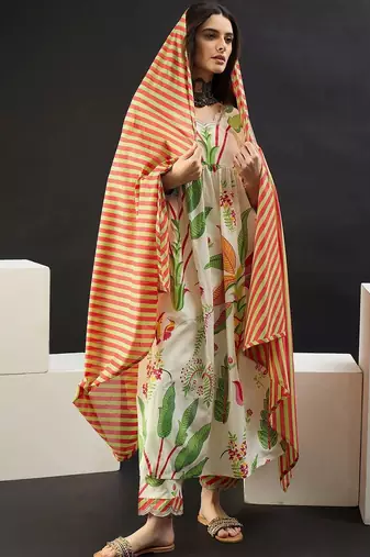 Women Floral Printed Empire Cotton Kurta with Trousers & With Dupatta