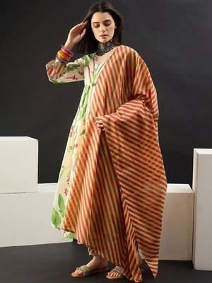 Women Floral Printed Empire Cotton Kurta with Trousers & With Dupatta 4