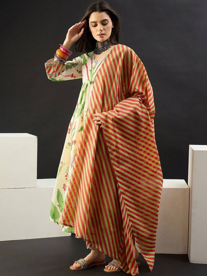 Women Floral Printed Empire Cotton Kurta with Trousers & With Dupatta