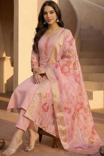 Women Ethnic Motifs Thread Work Kurta with Trousers & With Dupatta