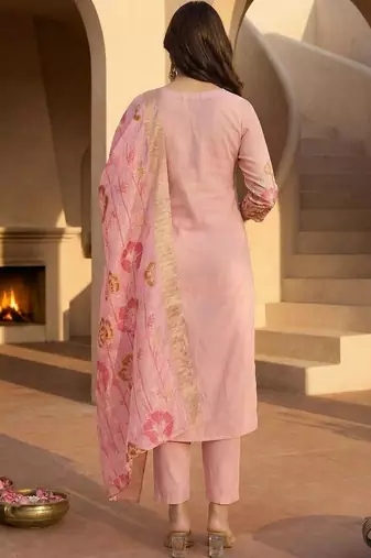 Women Ethnic Motifs Thread Work Kurta with Trousers & With Dupatta