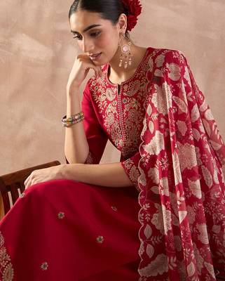 Ethnic Motifs Embroidered Notch Neck Thread Work Kurta With Trousers & Dupatta 1