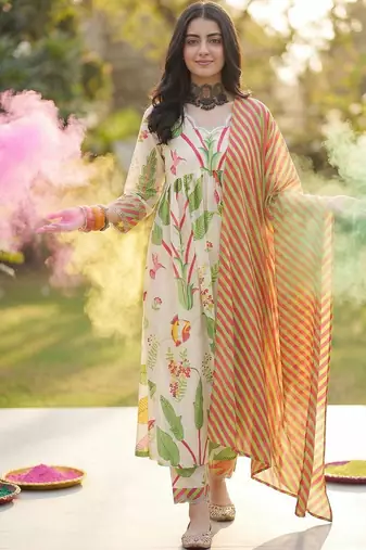 Women Floral Printed Empire Cotton Kurta with Trousers & With Dupatta