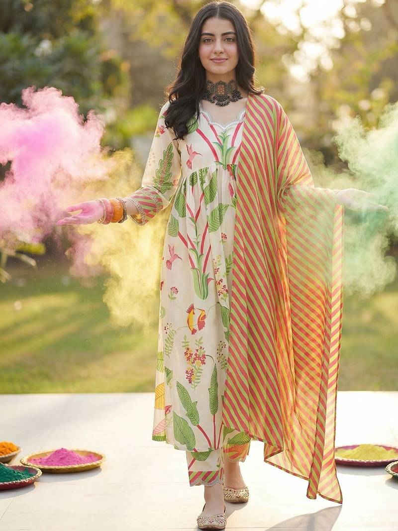 Women Floral Printed Empire Cotton Kurta with Trousers & With Dupatta