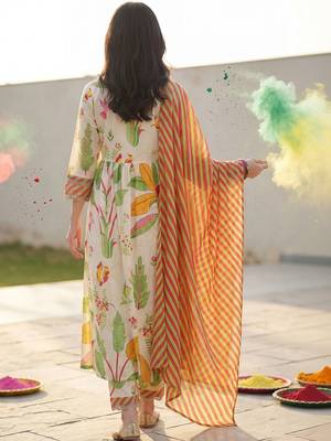 Women Floral Printed Empire Cotton Kurta with Trousers & With Dupatta 4