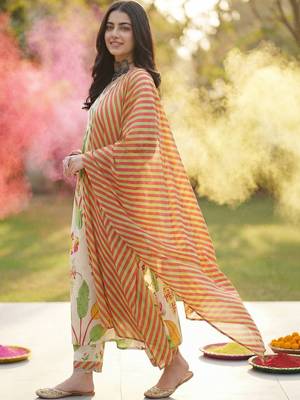 Women Floral Printed Empire Cotton Kurta with Trousers & With Dupatta 6