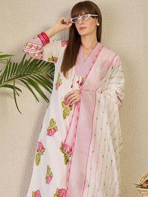 Floral Printed Cotton Kurta With Trousers & Dupatta 1