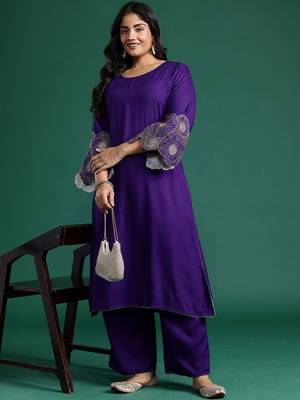 Plus Size Motifs Thread Work Kurta with Trousers 1