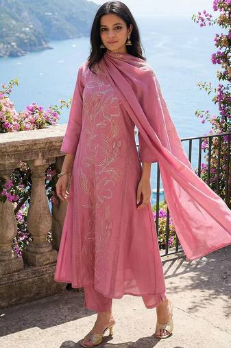 Women Floral Thread Work Kurta with Trousers & With Dupatta