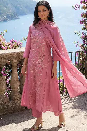 Women Floral Thread Work Kurta with Trousers & With Dupatta