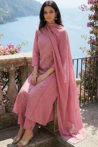 Women Floral Thread Work Kurta with Trousers & With Dupatta