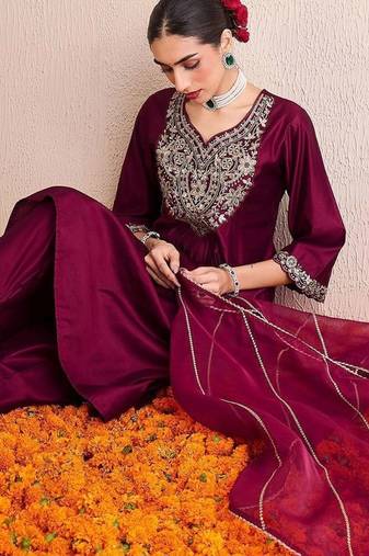 Women Floral Embroidered Pleated Thread Work Liva Kurta with Palazzos & With Dupatta