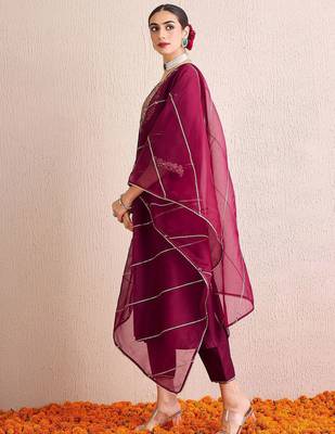 Women Floral Embroidered Pleated Thread Work Liva Kurta with Palazzos & With Dupatta 5