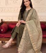 Women Thread Work Kurta with Trousers & With Dupatta
