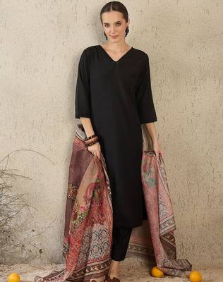 V-Neck A-Line Kurta With Trousers & Dupatta 5