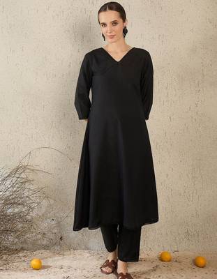 V-Neck A-Line Kurta With Trousers & Dupatta 6