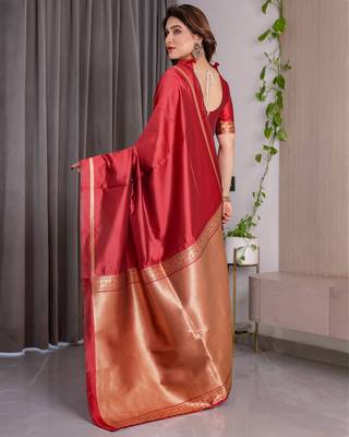 Red elegant zari woven banarasi silk sarees with attached blouse 3