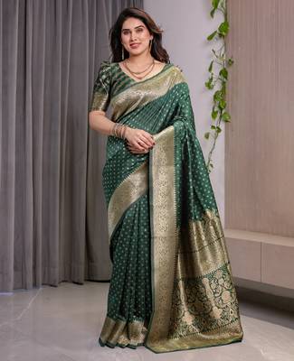 Green elegant zari woven banarasi silk sarees with attached blouse 2