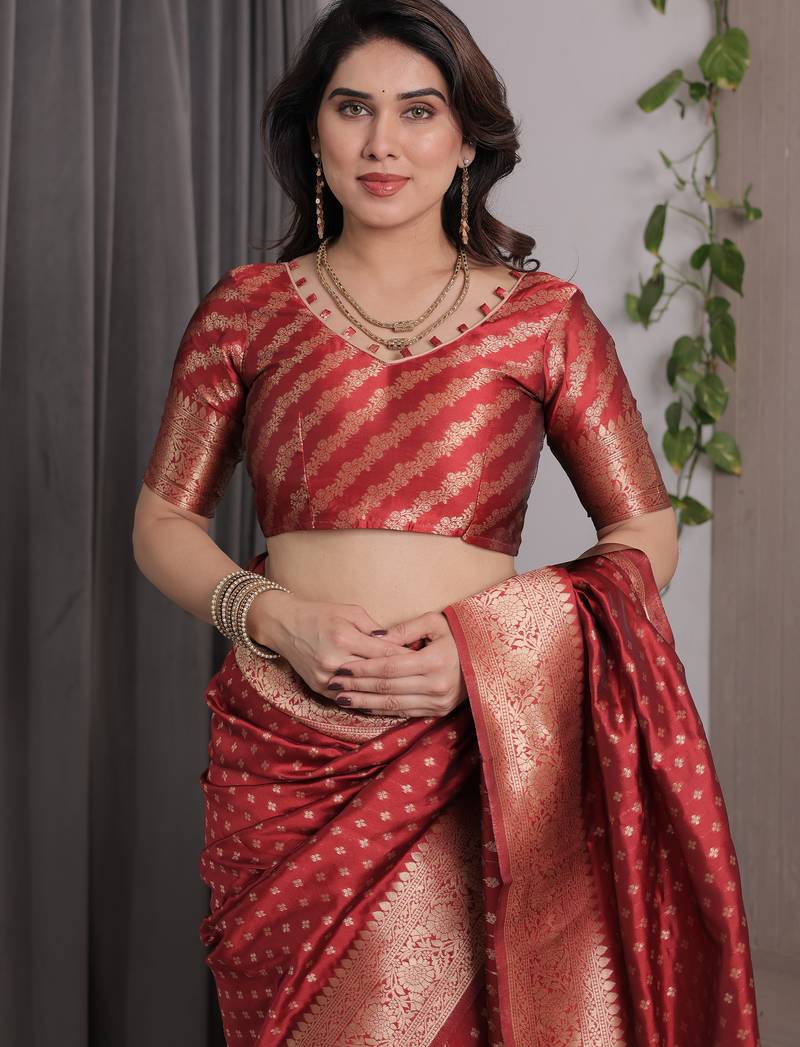 Red elegant zari woven banarasi silk sarees with attached blouse