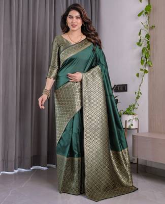 Green elegant zari woven banarasi silk sarees with attached blouse 2