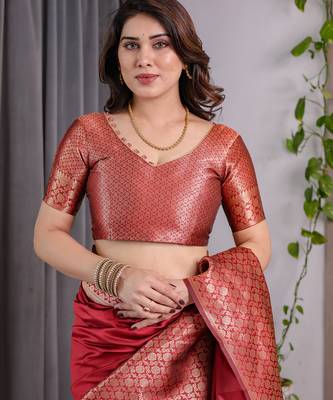 Red elegant zari woven banarasi silk sarees with attached blouse 4