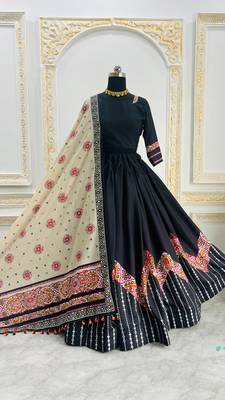 Black Digital Print Mirror Work Muslin Cotton Navratri Lehenga Choli 2