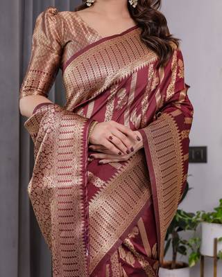 Maroon elegant zari woven banarasi silk sarees with attached blouse 5