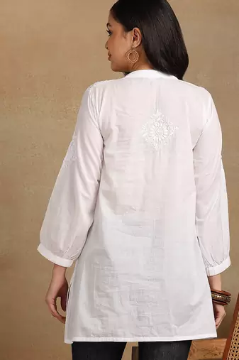 Women white floral embroidered chikankari pleats front slit kurtis