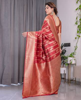 Red elegant zari woven banarasi silk sarees with attached blouse 3