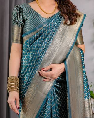 Rama elegant zari woven banarasi silk sarees with attached blouse 5