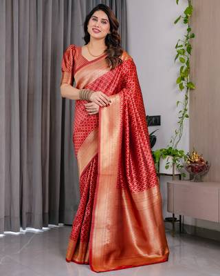 Red elegant zari woven banarasi silk sarees with attached blouse 2