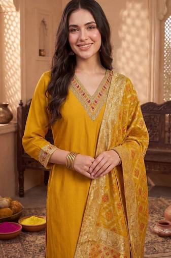Women Ethnic Motifs Regular Gotta Patti Kurta with Trousers & With Dupatta