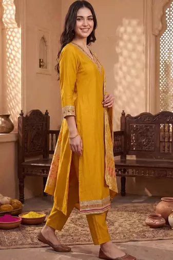 Women Ethnic Motifs Regular Gotta Patti Kurta with Trousers & With Dupatta