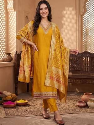 Women Ethnic Motifs Regular Gotta Patti Kurta with Trousers & With Dupatta 5