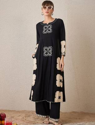 Women Printed Panelled Thread Work Kurta with Trousers 3